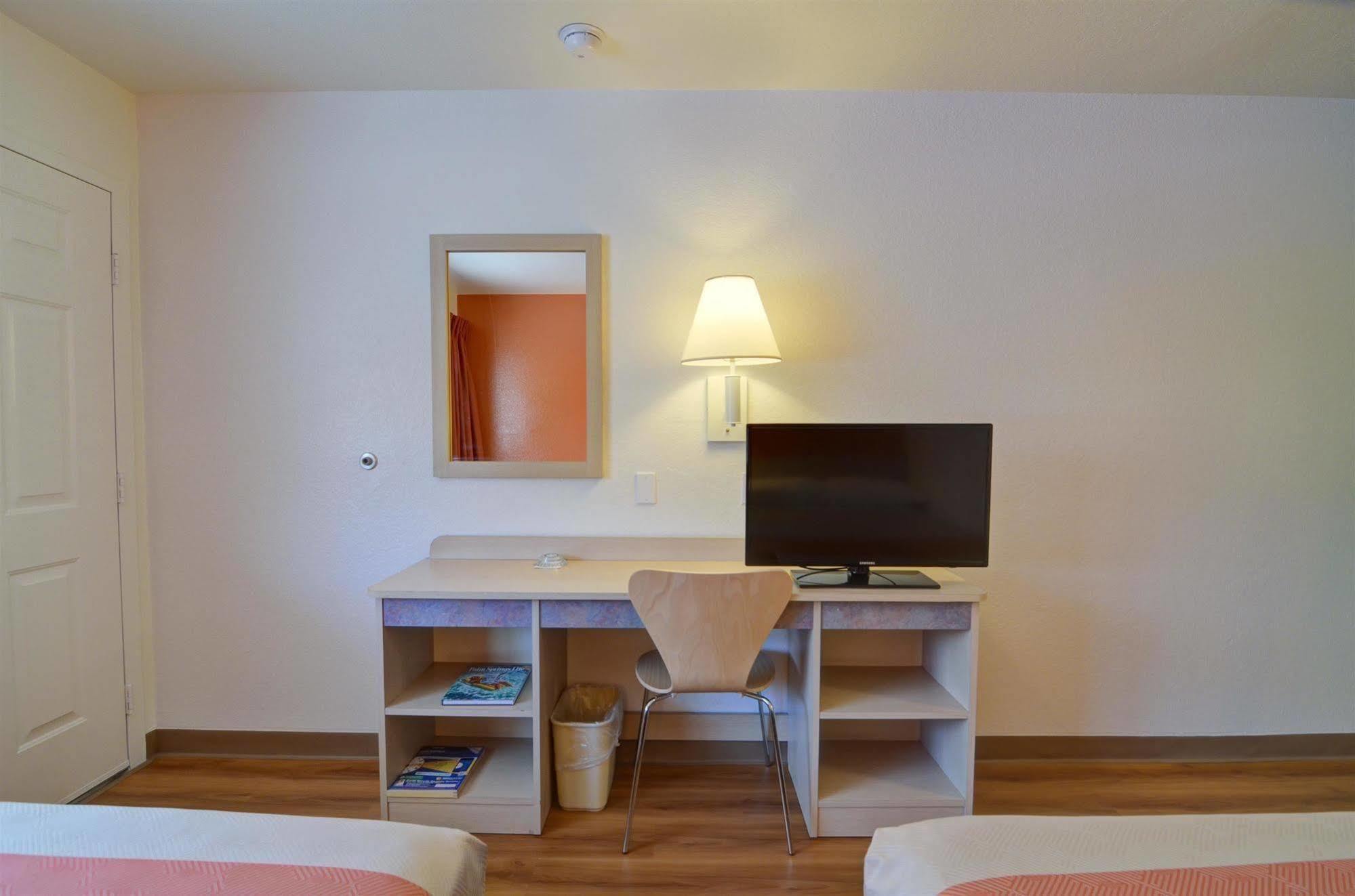 Motel 6-Palm Springs, Ca - East - Palm Canyon Ngoại thất bức ảnh