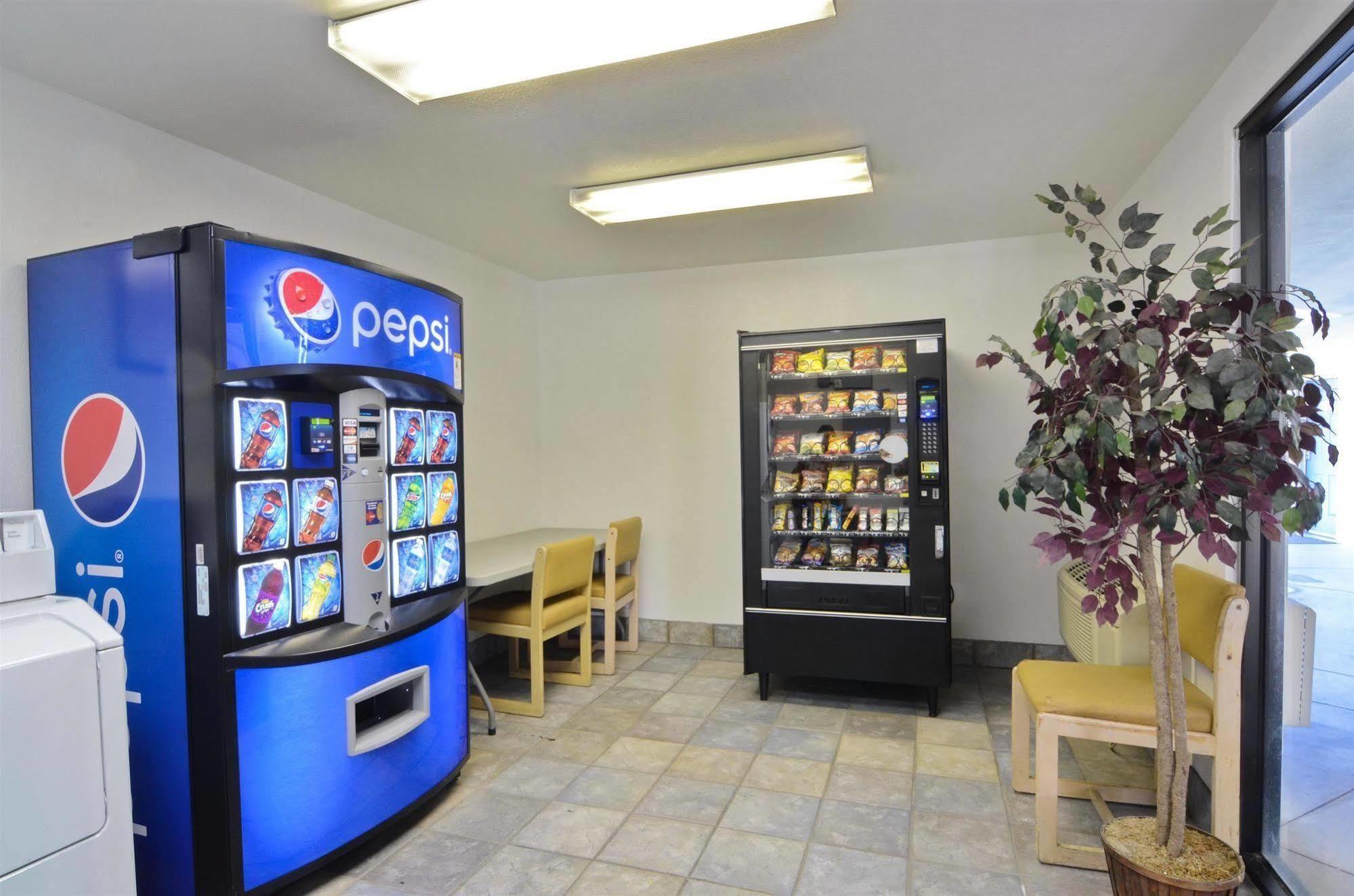Motel 6-Palm Springs, Ca - East - Palm Canyon Ngoại thất bức ảnh
