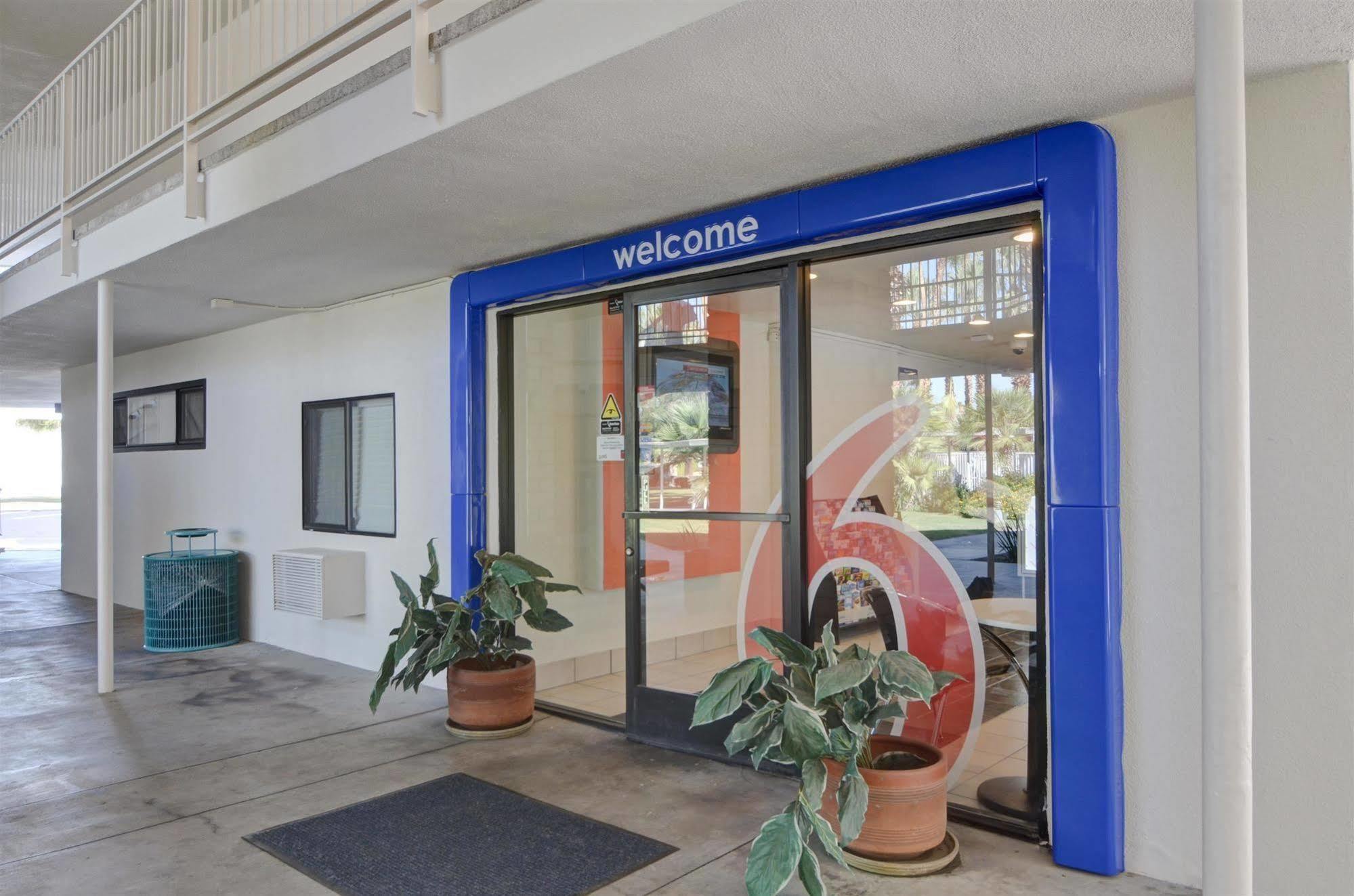 Motel 6-Palm Springs, Ca - East - Palm Canyon Ngoại thất bức ảnh